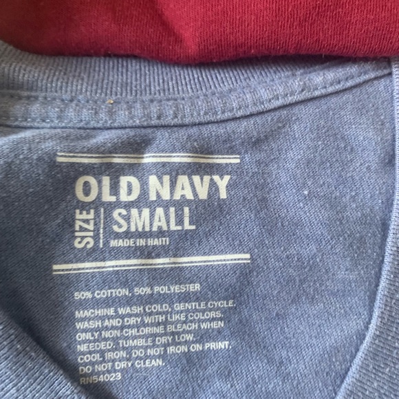 Old Navy V-Neck Tees - Picture 4 of 7